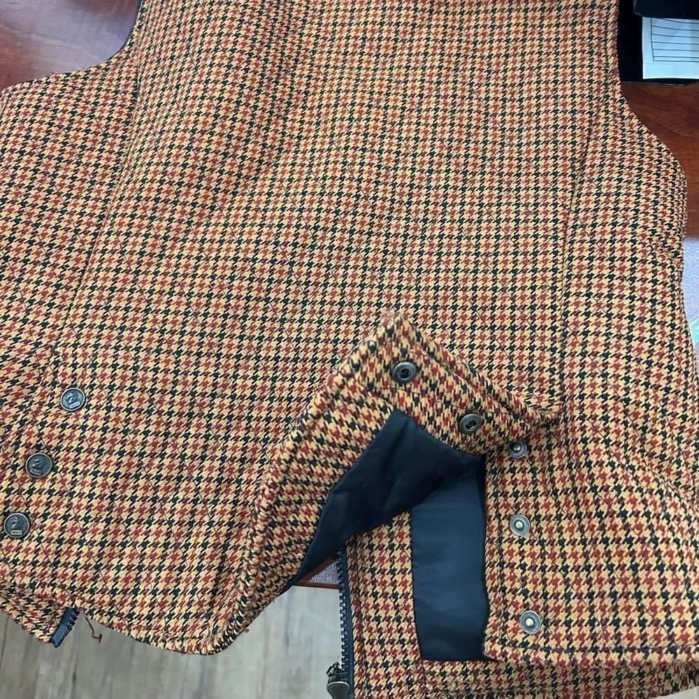 LEONY Women's Tan Houndstooth Sleeveless Vest. Size Medium - Picture 6 of 11